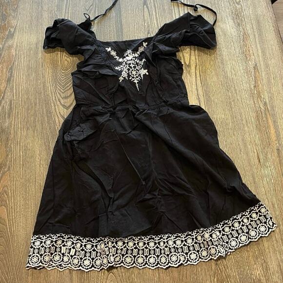 Old Navy Mini Dress Embroidered Flutter Sleeve Square Neck Black White Size L - Picture 1 of 8